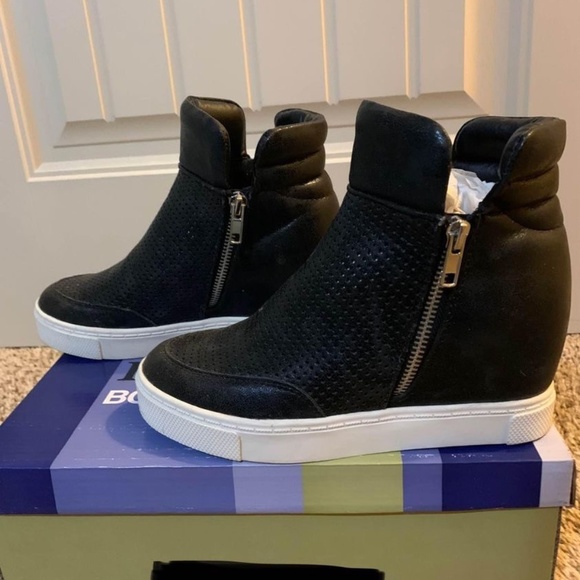 Ankle boot - Picture 2 of 8